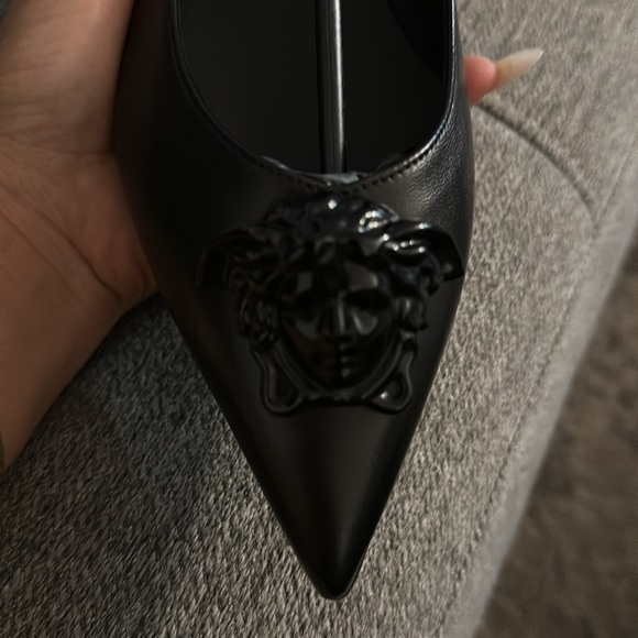 Brand new in box Versace black flats size 37.5 - Picture 2 of 3
